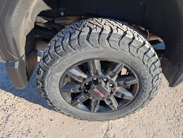 Used 2025 GMC Sierra 3500 AT4 w/ AT4 Premium Plus Package image 14