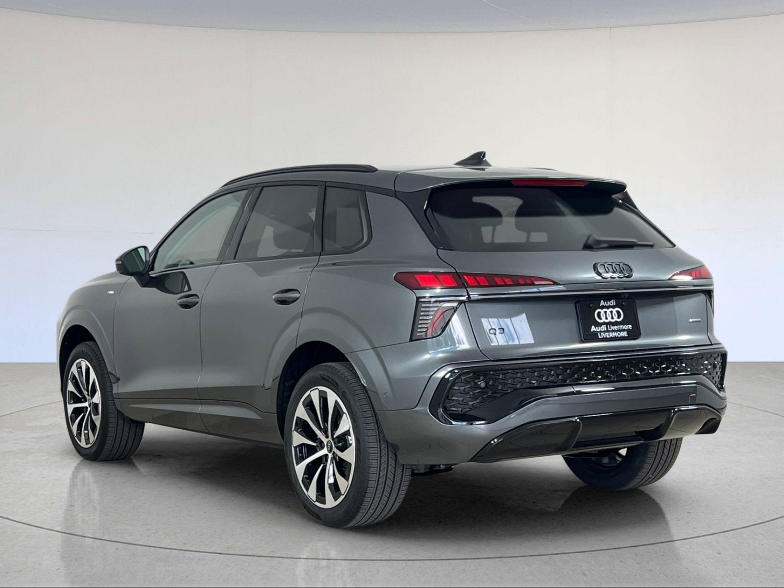 New 2026 Audi Q3 quattro 2.0T AWD/4WD image 4