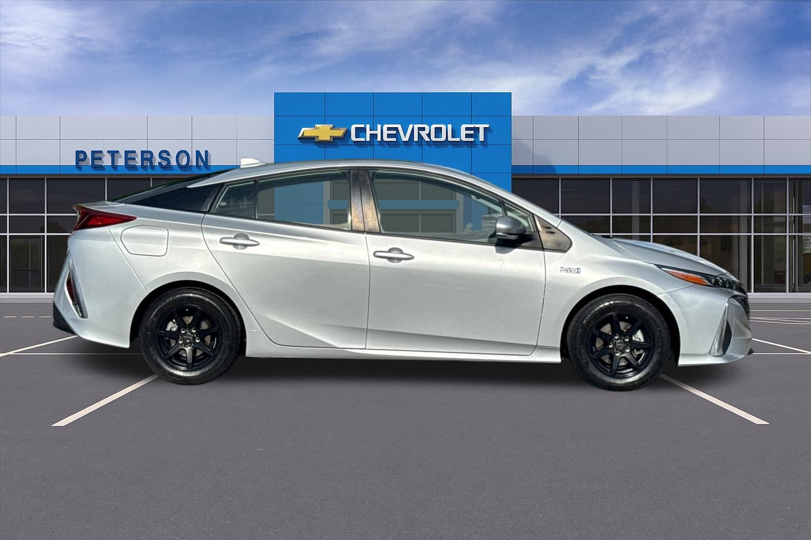 Used 2021 Toyota Prius Prime XLE FWD image 3