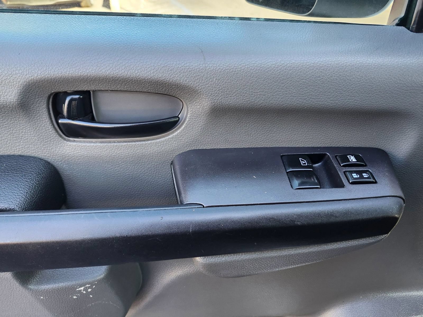 Used 2018 Nissan NV 2500 S RWD image 22