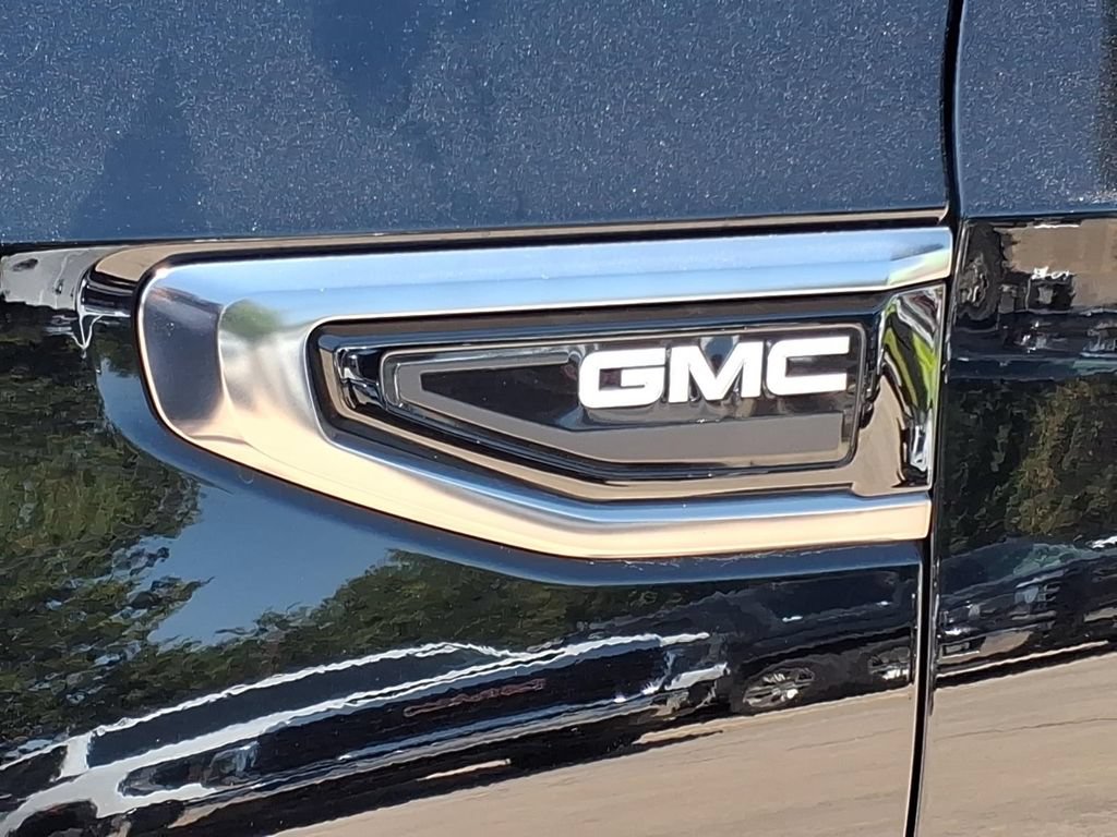 Used 2023 GMC Yukon XL AT4 w/ AT4 Premium Plus Package AWD/4WD image 10