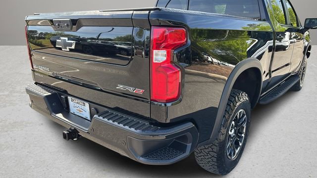 Used 2024 Chevrolet Silverado 1500 ZR2 w/ Technology Package image 39