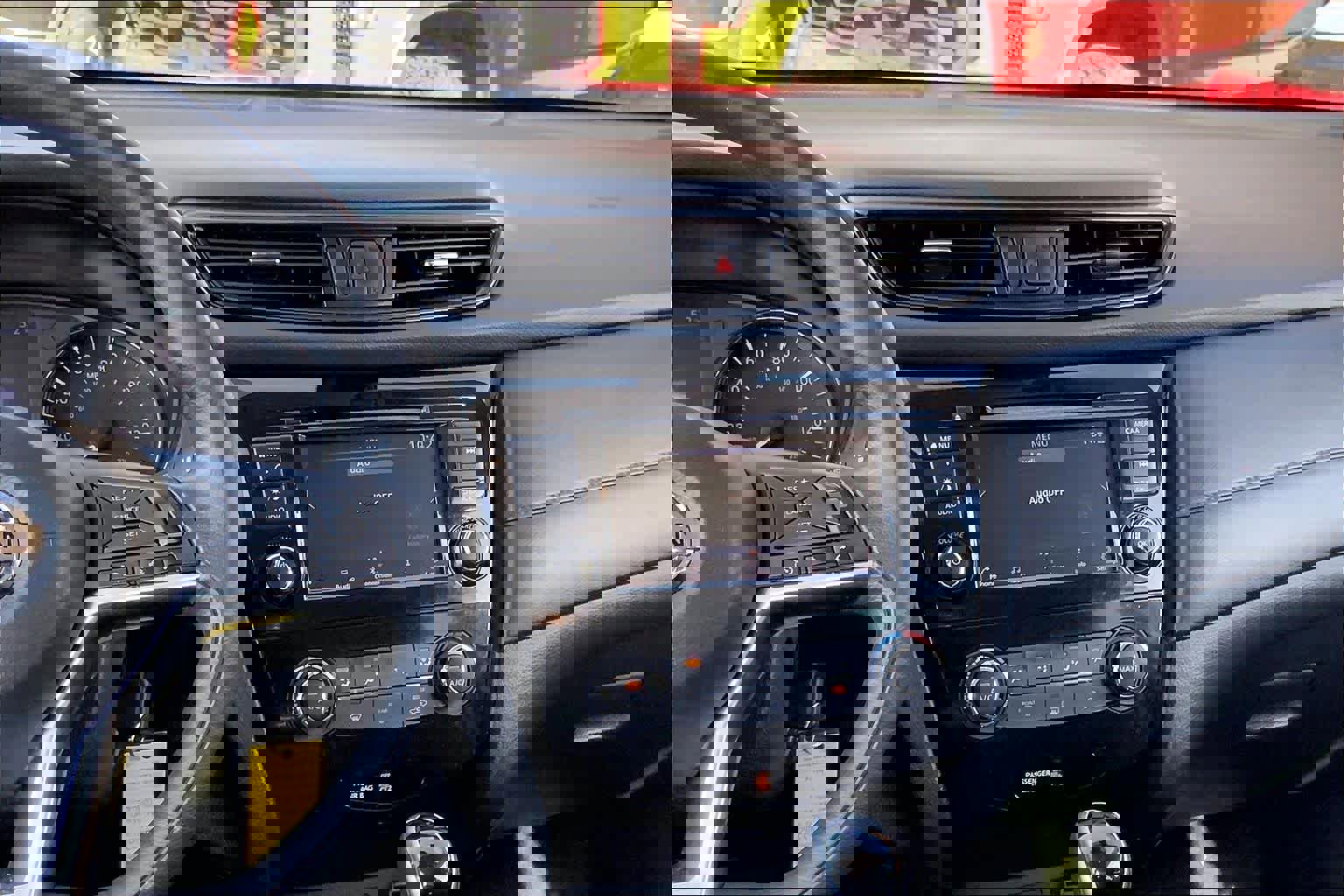 Used 2019 Nissan Rogue S image 6