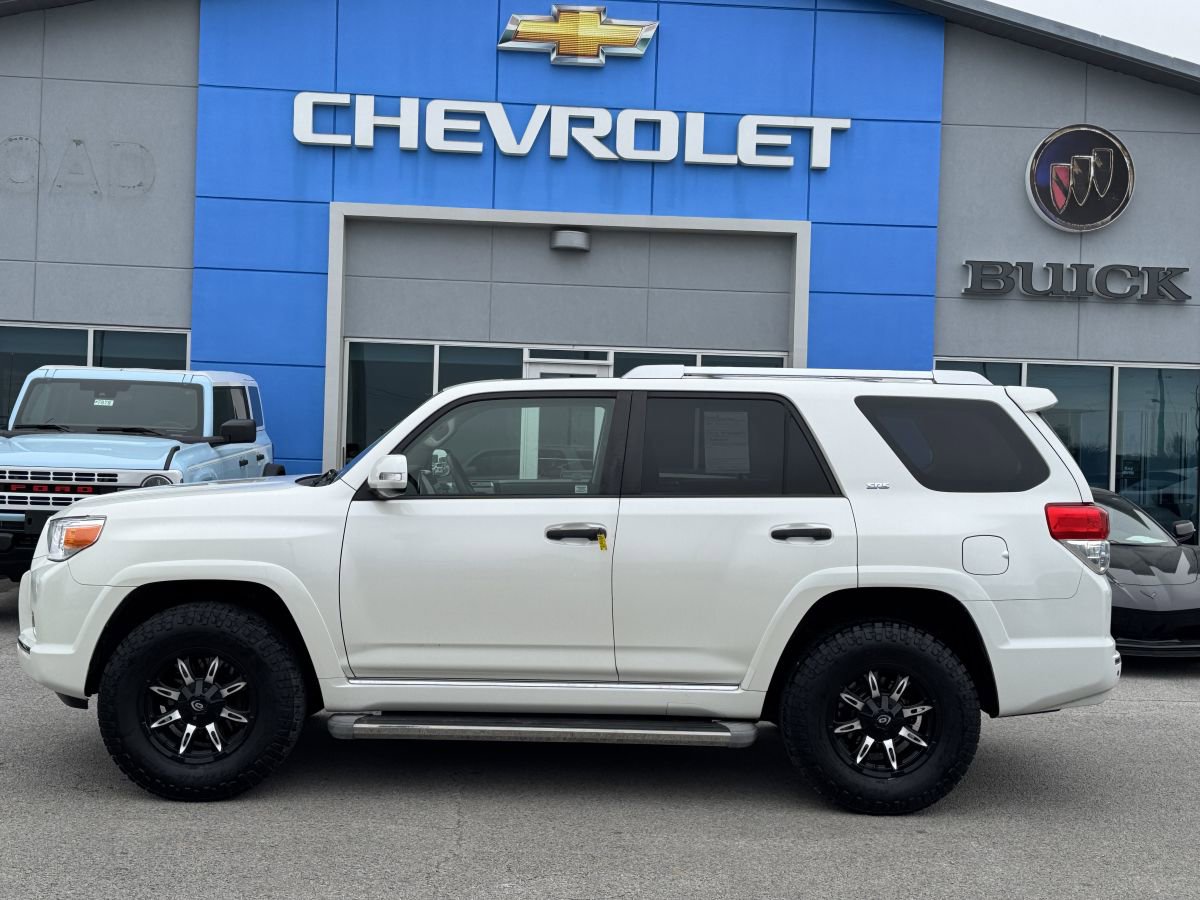 Used 2011 Toyota 4Runner SR5 w/ Convenience Pkg image 4