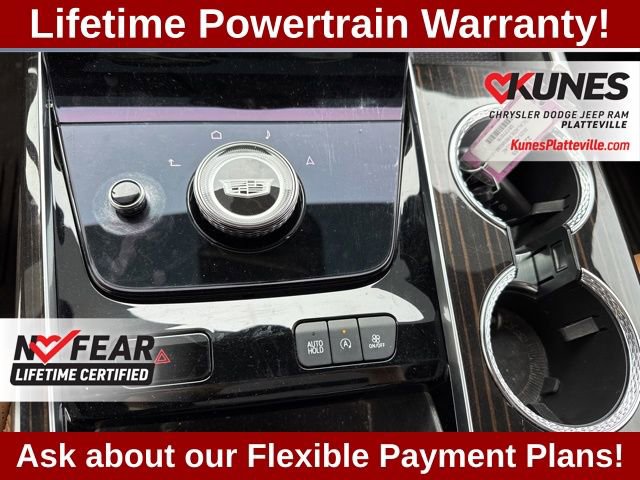 Used 2025 Cadillac Escalade Premium Luxury image 31