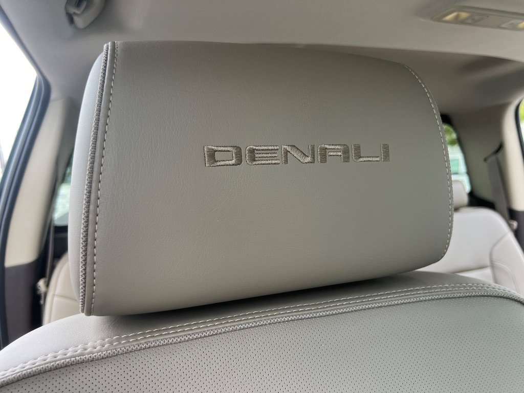 Used 2015 GMC Sierra 2500 Denali w/ Driver Alert Package AWD/4WD image 51
