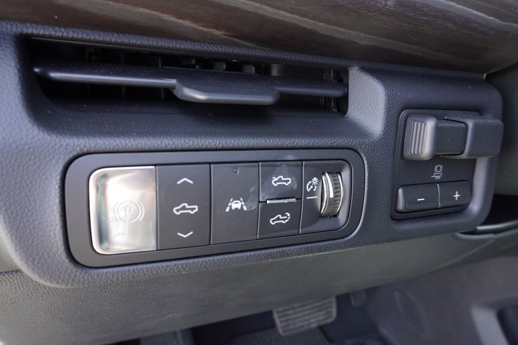 New 2025 GMC Sierra EV Denali image 17
