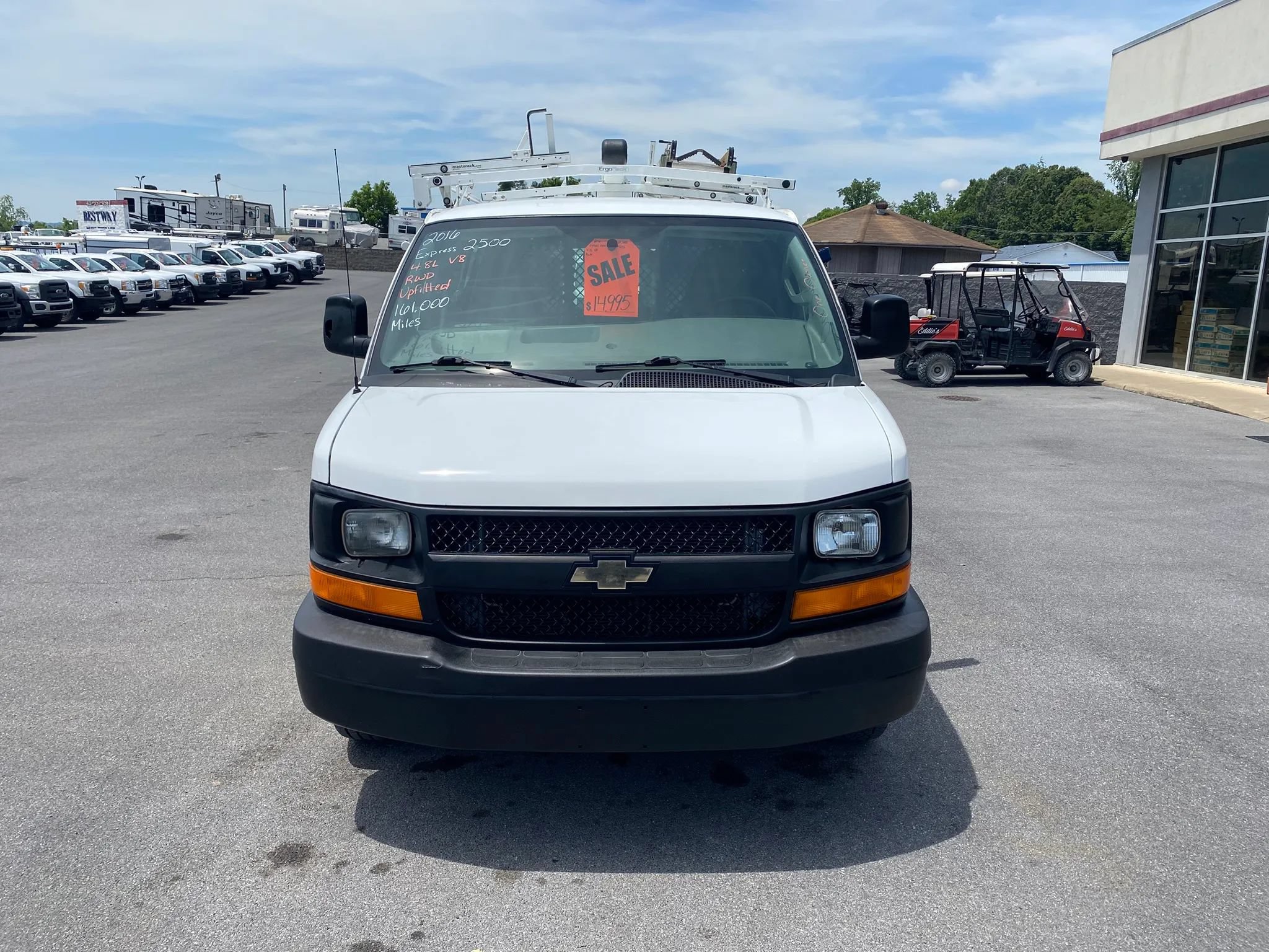 Used 2016 Chevrolet Express 2500 RWD image 2
