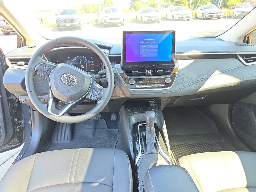 Used 2025 Toyota Corolla XLE image 15