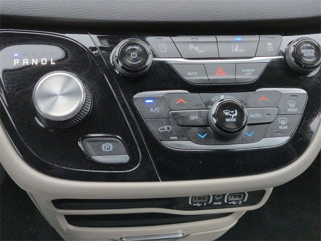 Certified 2024 Chrysler Pacifica Touring-L image 21