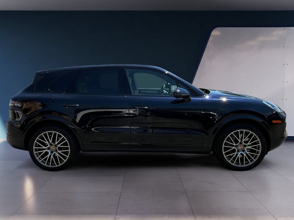 Used 2023 Porsche Cayenne AWD/4WD image 6