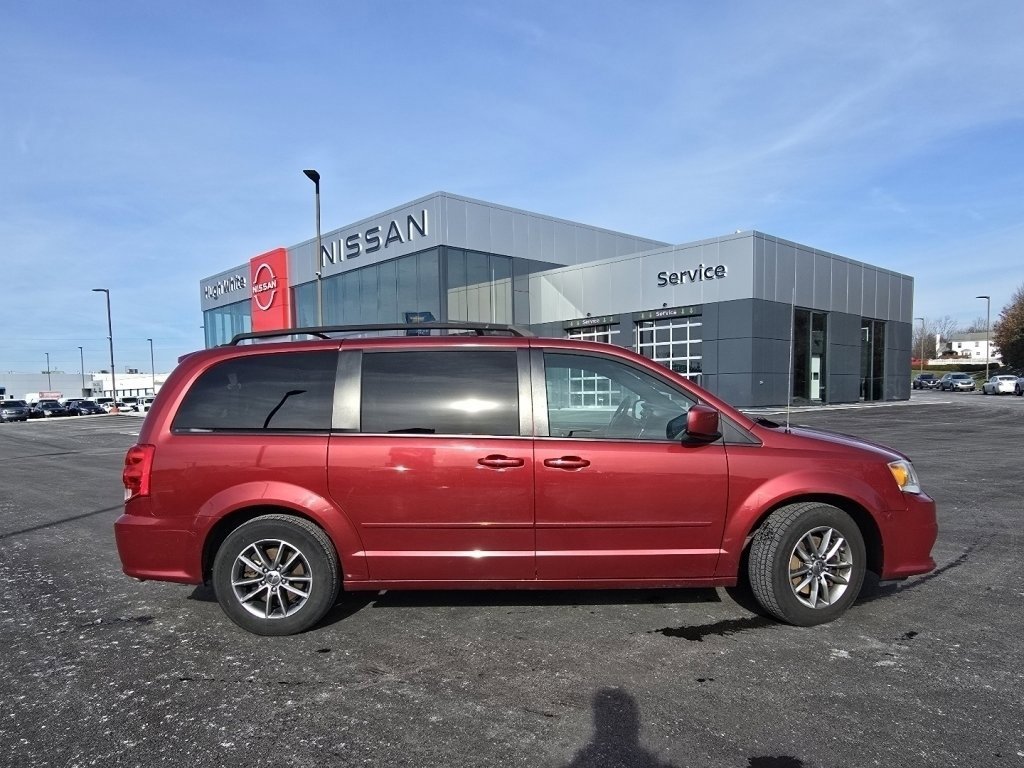 Used 2016 Dodge Grand Caravan SE image 11