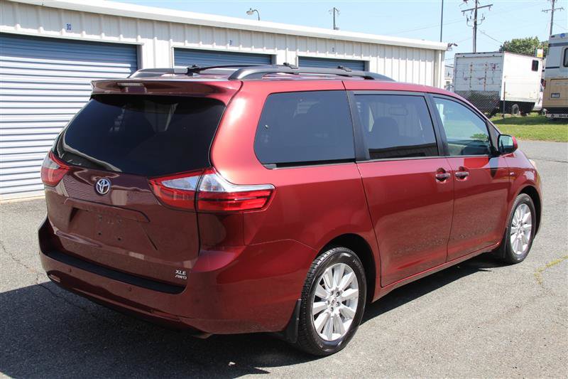 Used 2017 Toyota Sienna XLE Premium AWD/4WD image 5