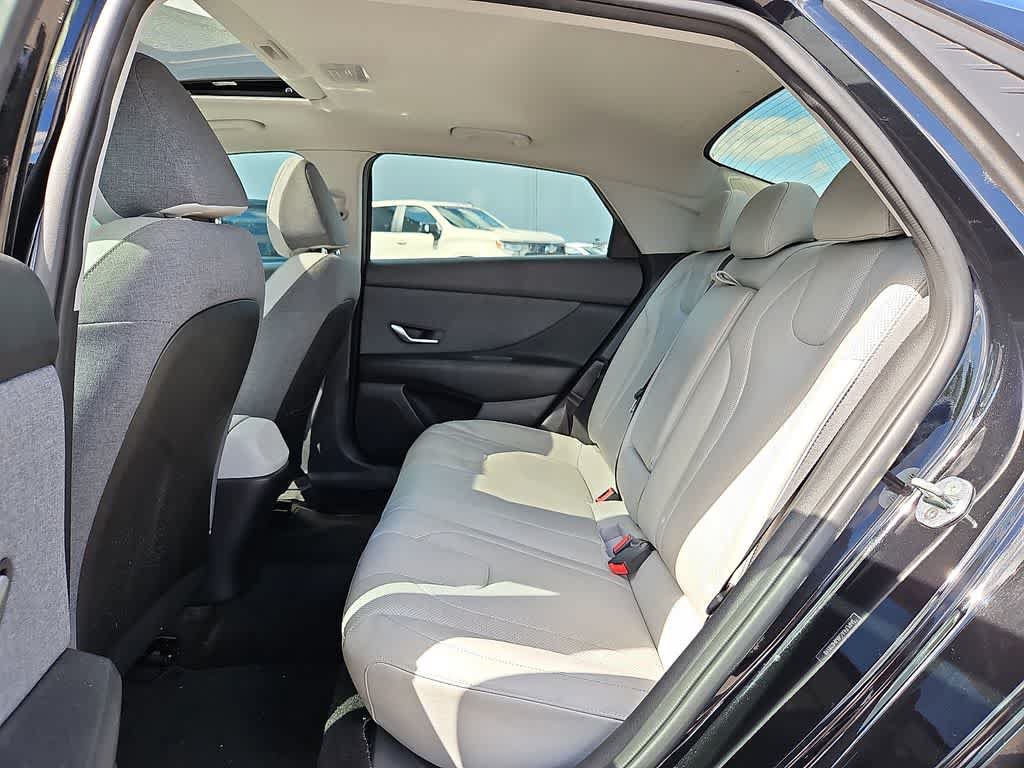 Used 2021 Hyundai Elantra Limited FWD image 9