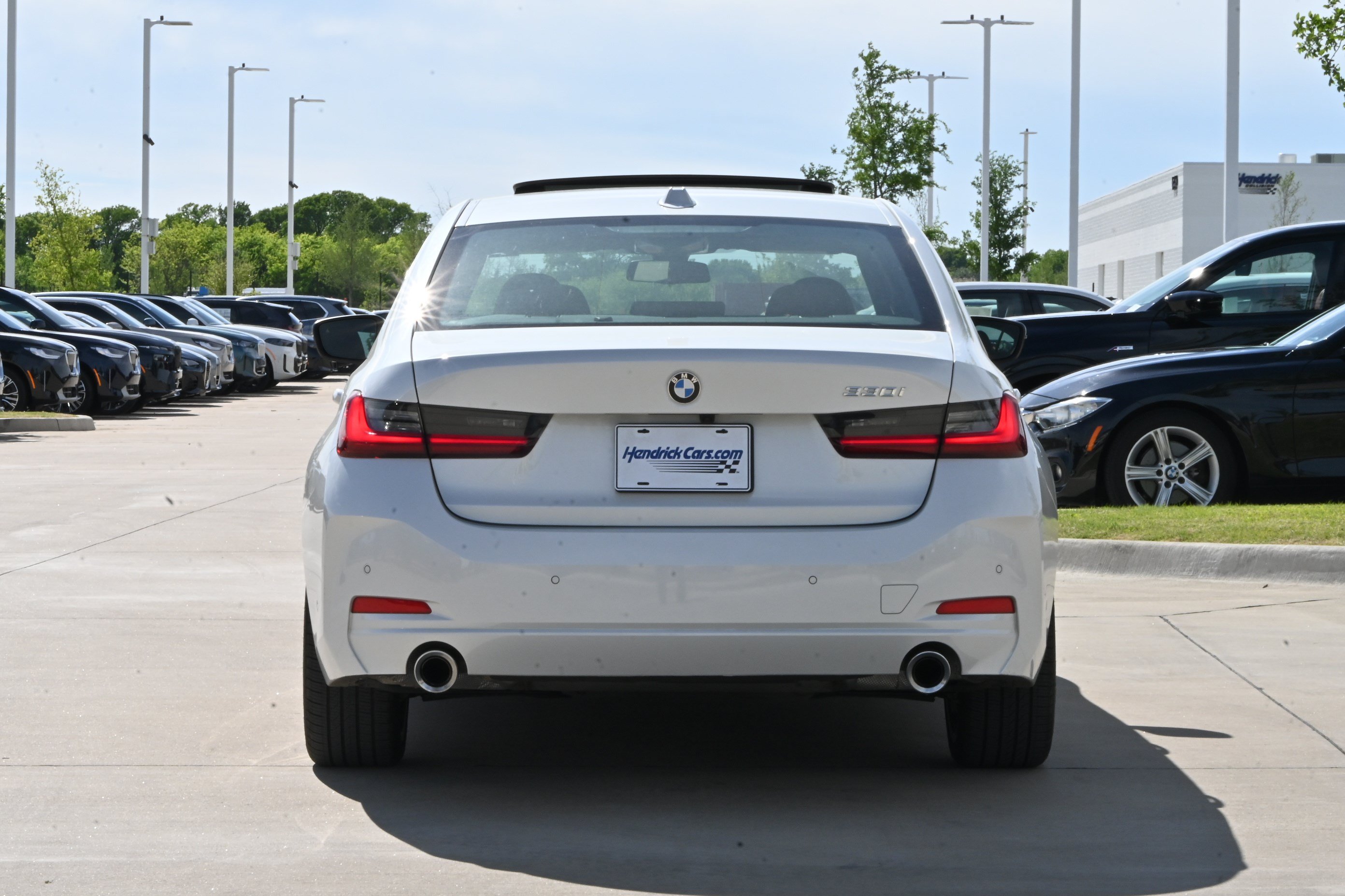 Certified 2025 BMW 330i Sedan RWD image 7