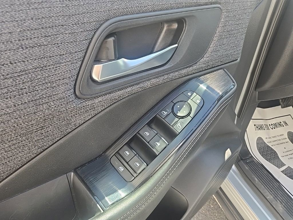 Used 2022 Nissan Rogue SV AWD/4WD image 15