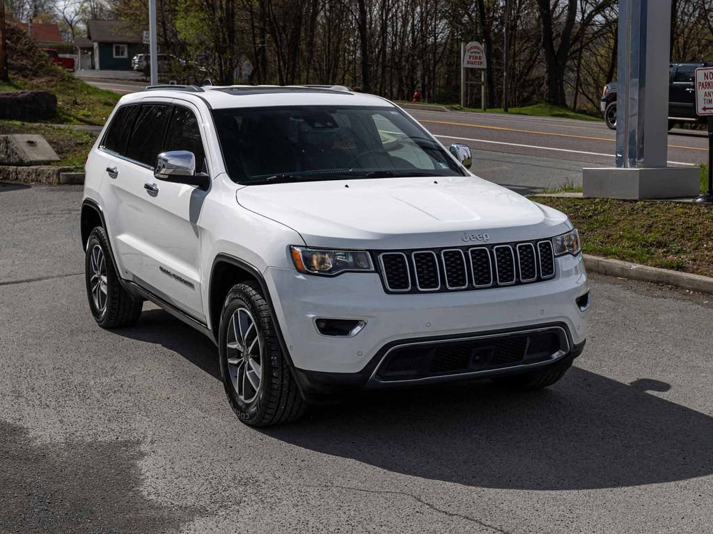 Used 2019 Jeep Grand Cherokee Limited AWD/4WD image 3