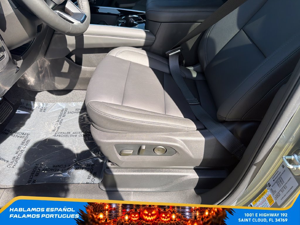 New 2026 Chevrolet Suburban LT w/ Comfort Package AWD/4WD image 16