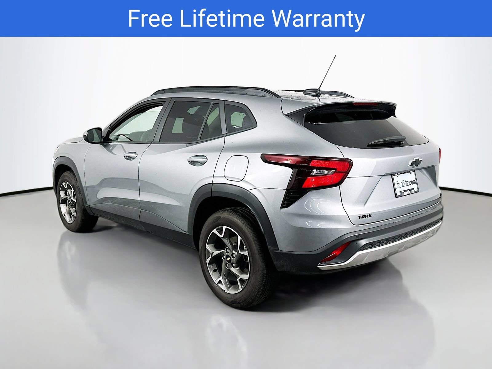 New 2025 Chevrolet Trax LT w/ Driver Confidence Package FWD image 6