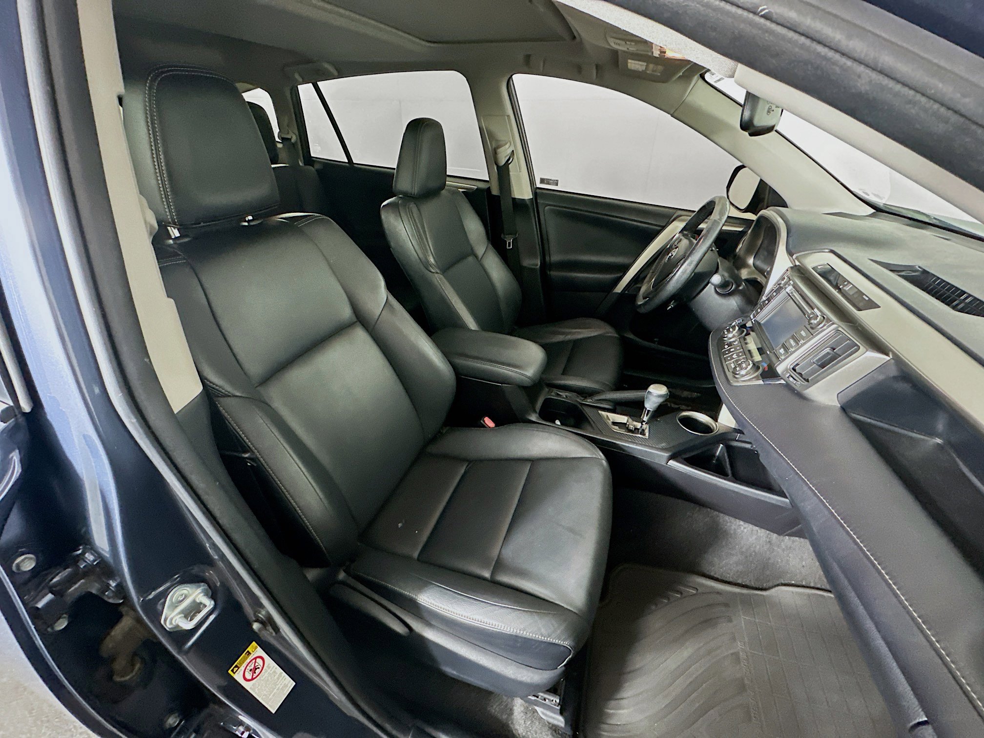 Used 2014 Toyota RAV4 Limited FWD image 31