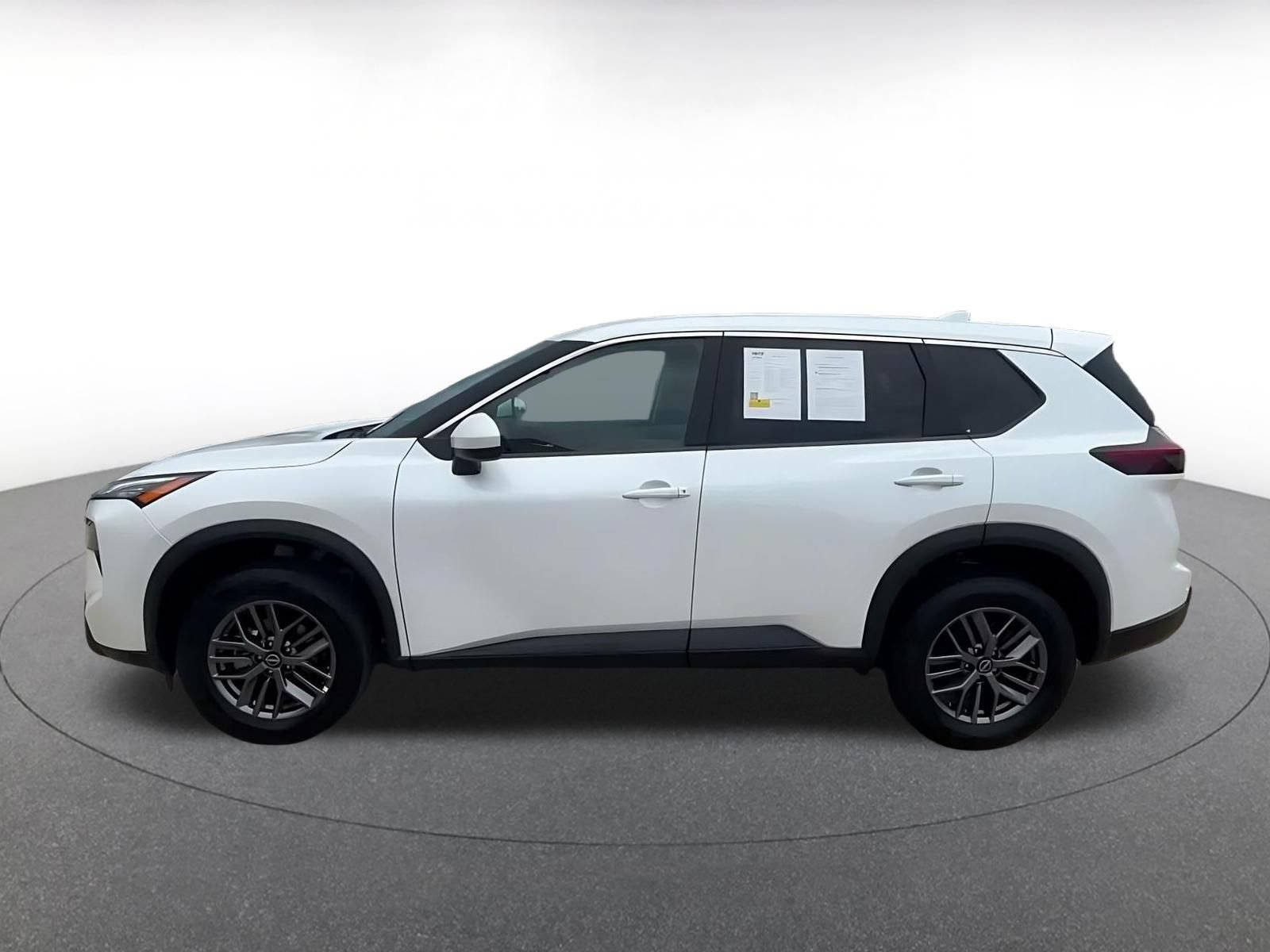 Used 2026 Nissan Rogue SV FWD image 9