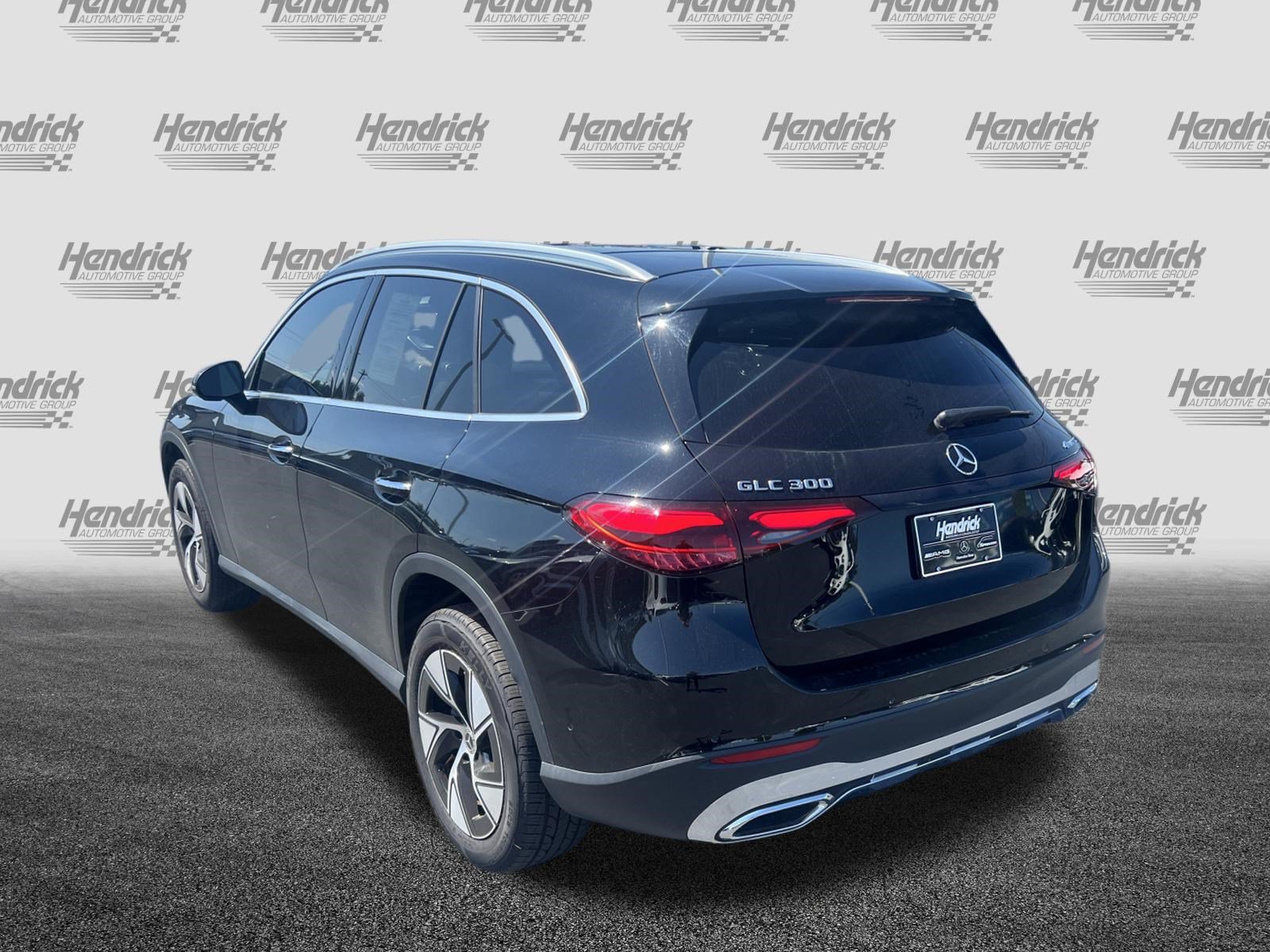 Used 2024 Mercedes-Benz GLC 300 4MATIC image 8
