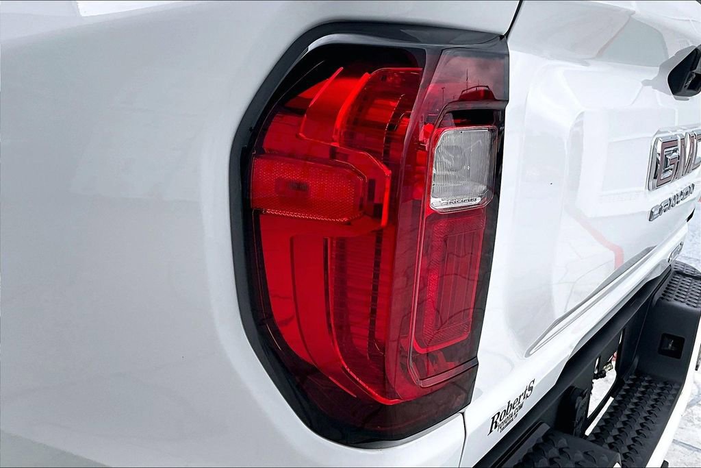 Used 2024 GMC Canyon AT4 image 22