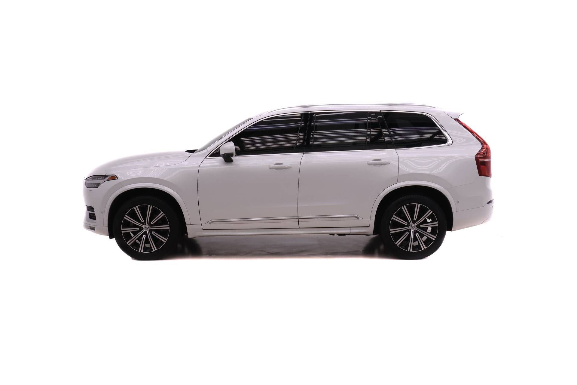 Certified 2023 Volvo XC90 B6 Plus w/ Protection Package Premier AWD/4WD image 3