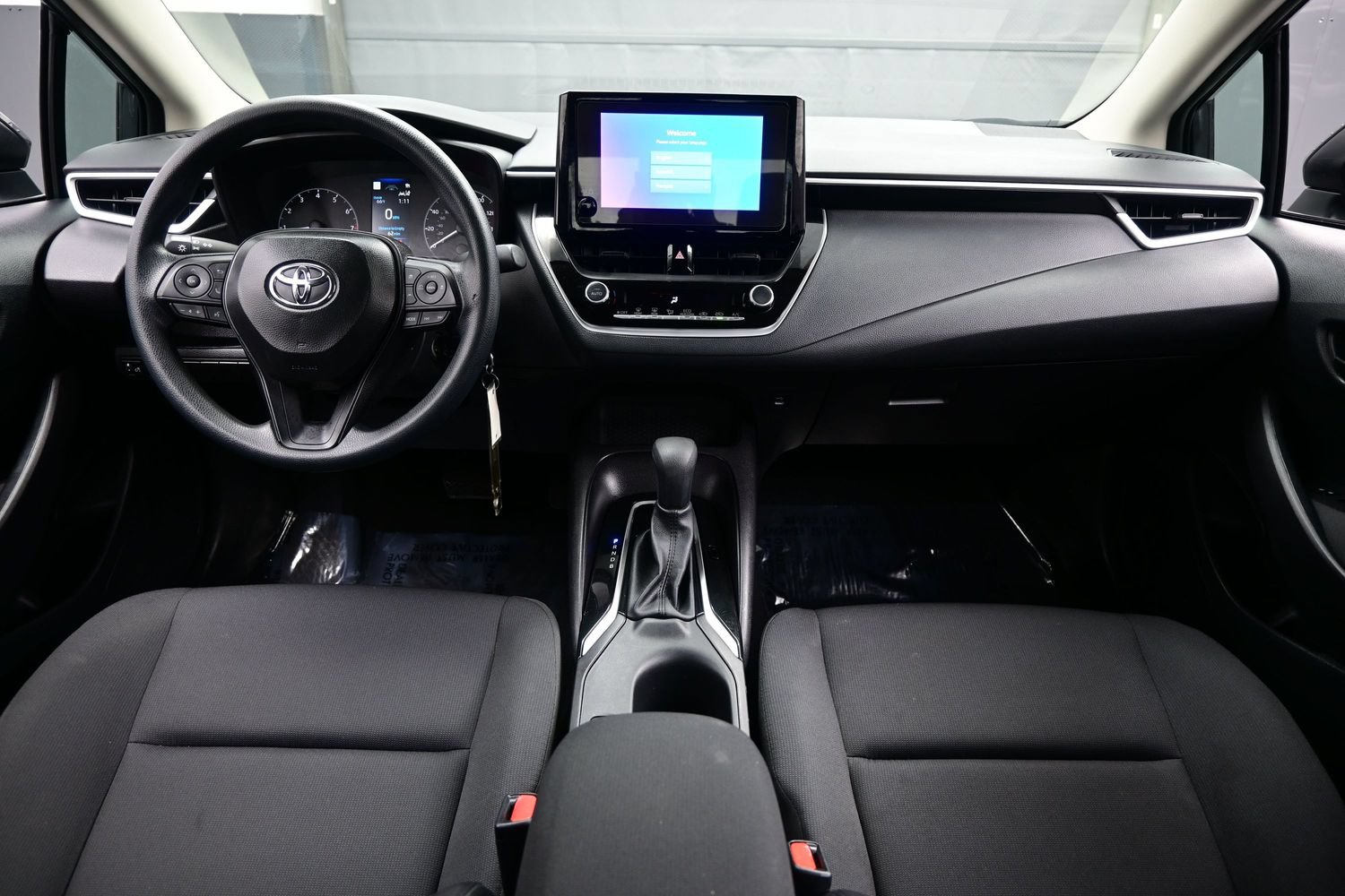 Used 2025 Toyota Corolla LE FWD image 16