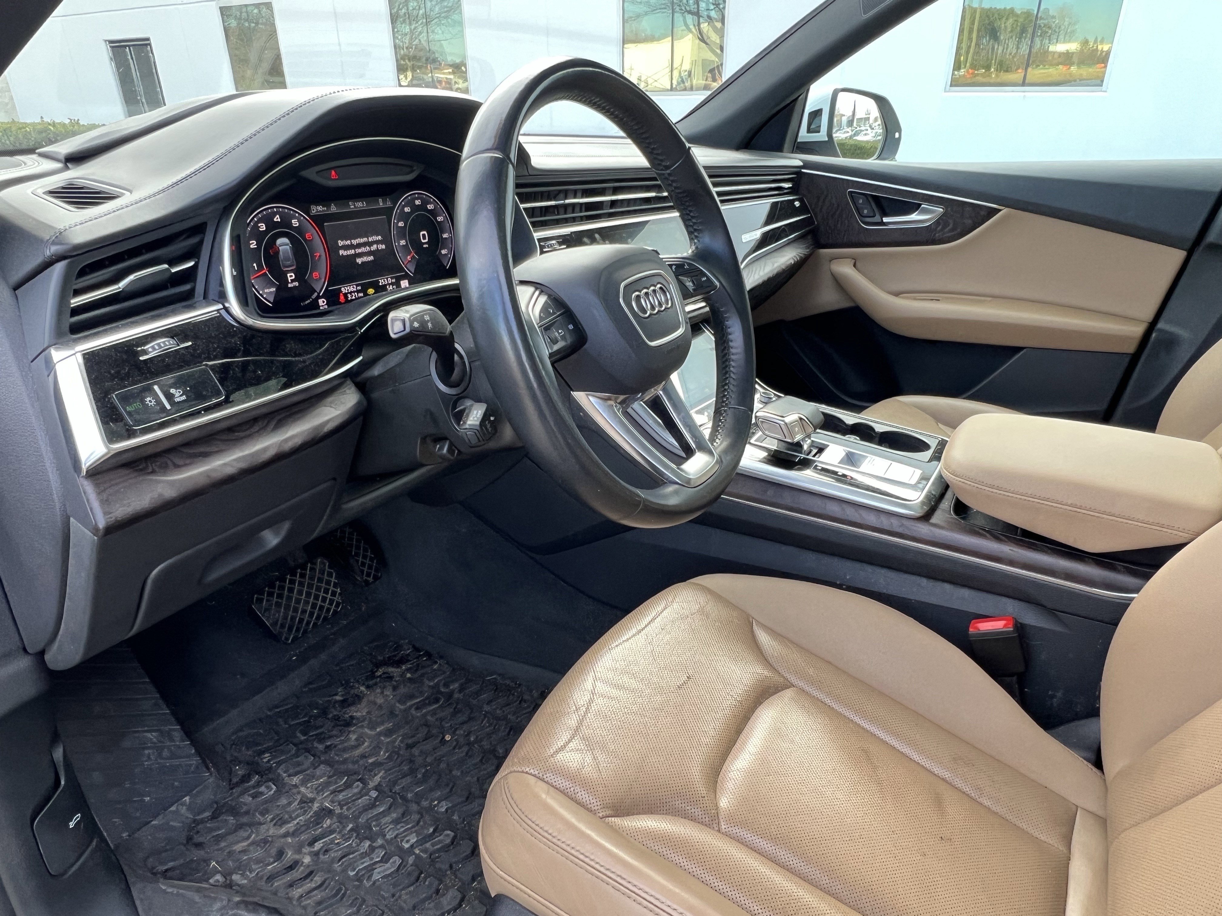 Used 2020 Audi Q8 Prestige w/ Prestige Package image 17