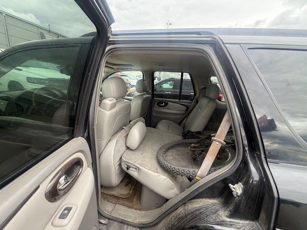 Used 2005 Buick Rainier CXL AWD/4WD image 16