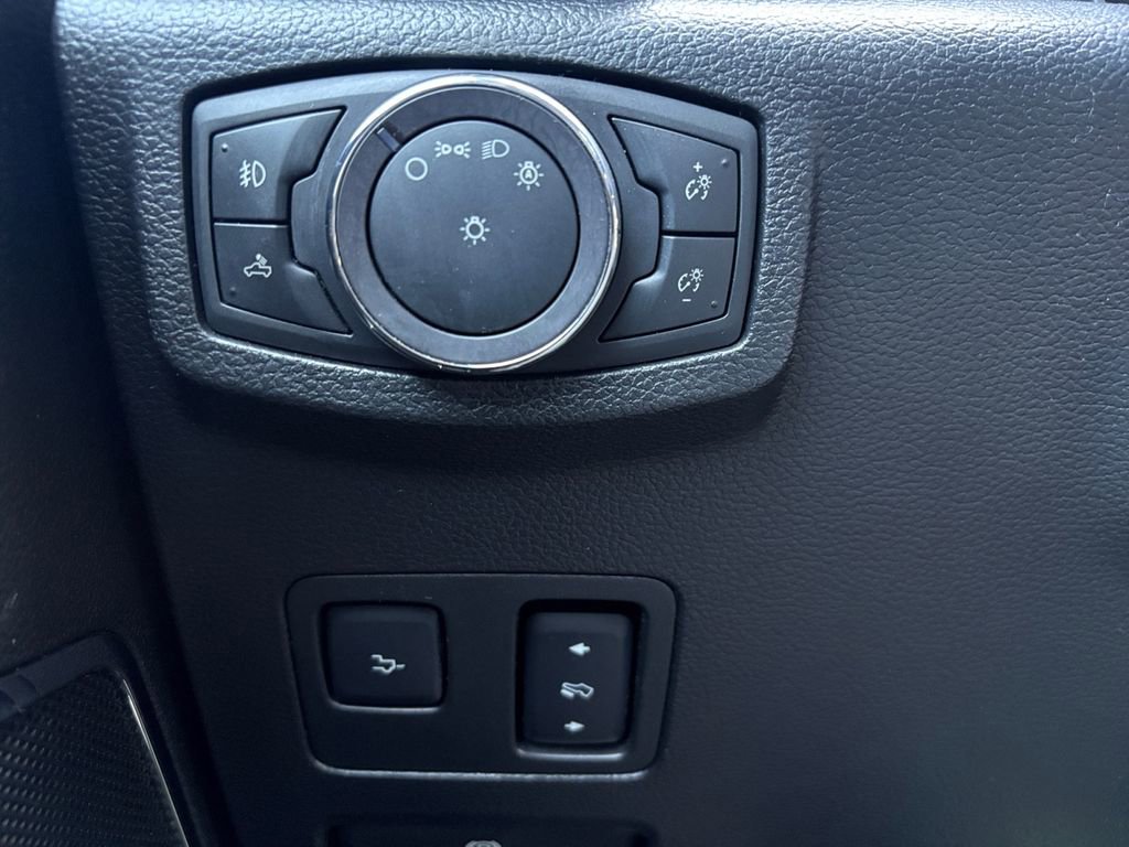 Used 2019 Ford F250 Lariat w/ Lariat Ultimate Package image 2