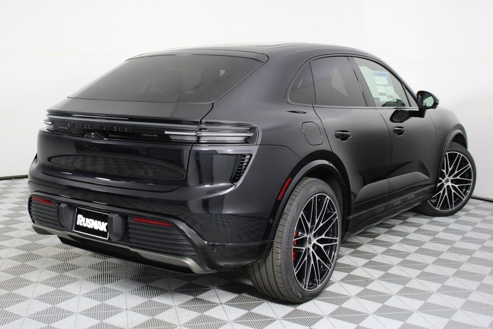 New 2026 Porsche Macan Turbo Electric image 7