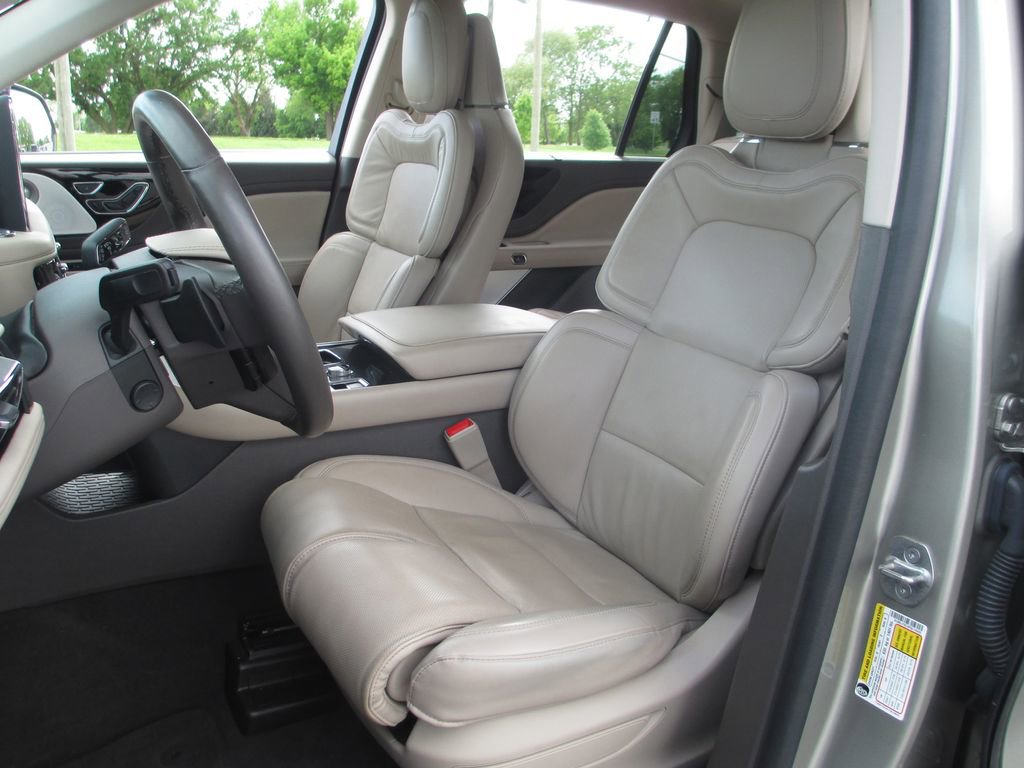 Used 2023 Lincoln Aviator Reserve w/ Equipment Group 201A AWD/4WD image 22