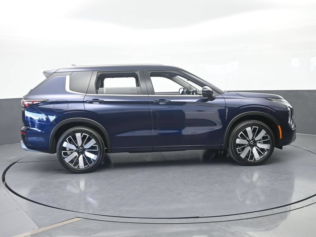 New 2026 Mitsubishi Outlander SEL FWD image 7