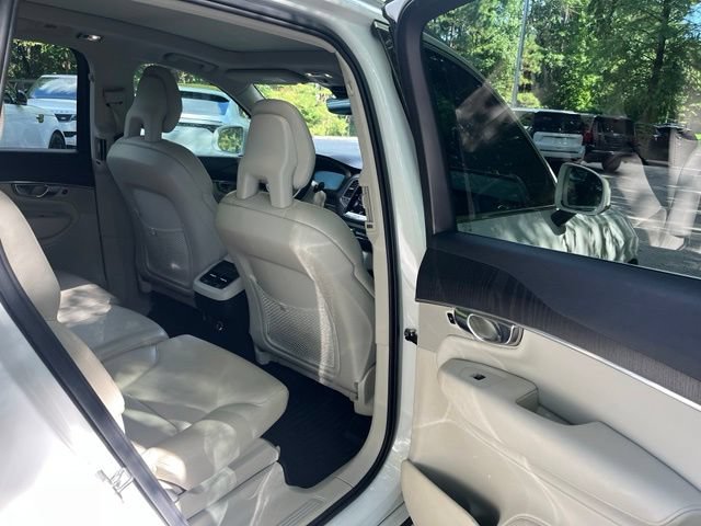 Used 2020 Volvo XC90 T5 Momentum w/ Protection Package Premier FWD image 12
