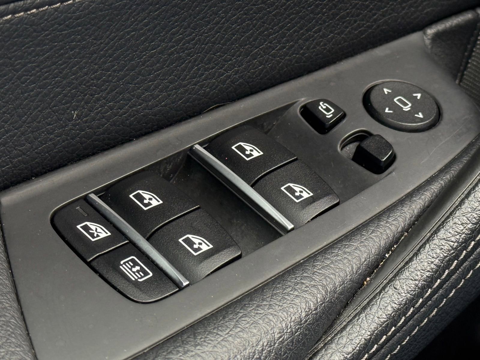 Used 2022 BMW 530i w/ M Sport Package RWD image 33