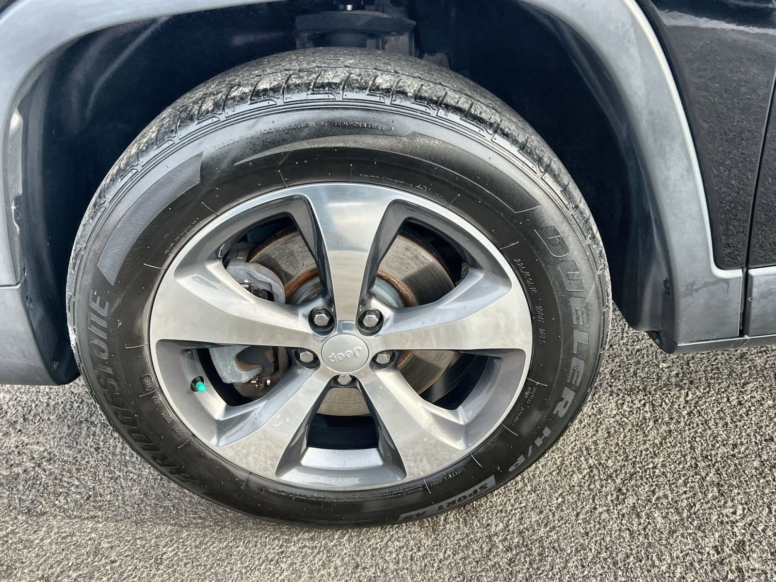 Used 2019 Jeep Cherokee Limited image 12