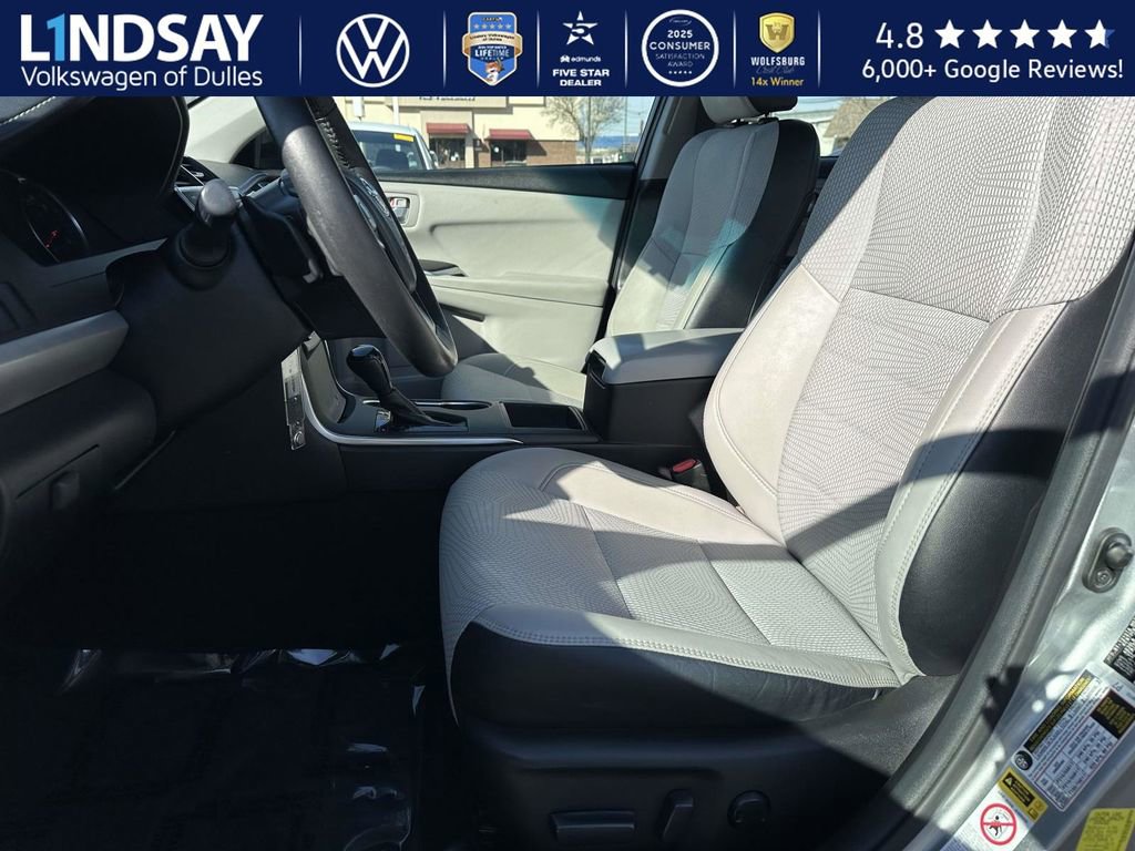 Used 2017 Toyota Camry SE image 10