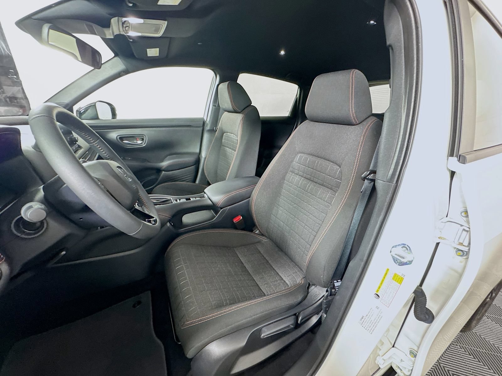 Used 2024 Honda HR-V Sport image 8