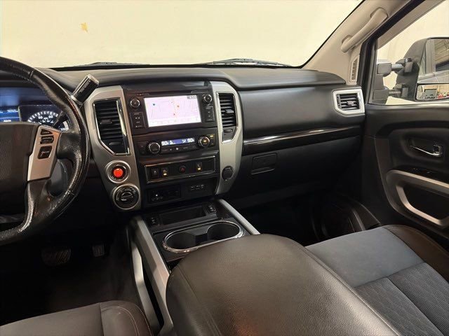Used 2019 Nissan Titan SV w/ SV Convenience Package image 27