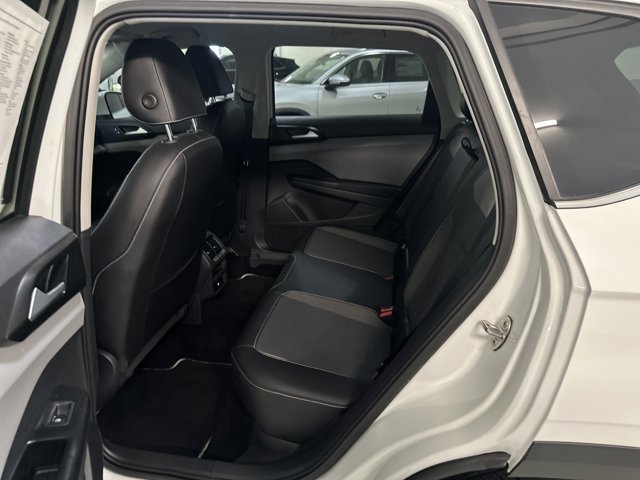 Certified 2023 Volkswagen Taos SE image 21