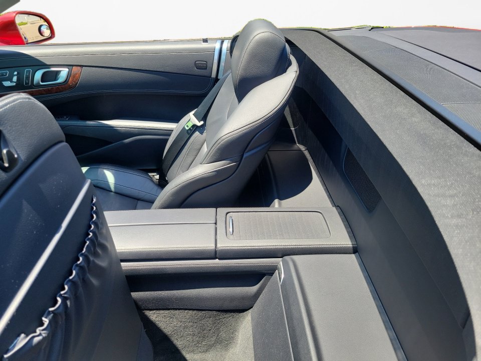 Used 2017 Mercedes-Benz SL 550 image 13