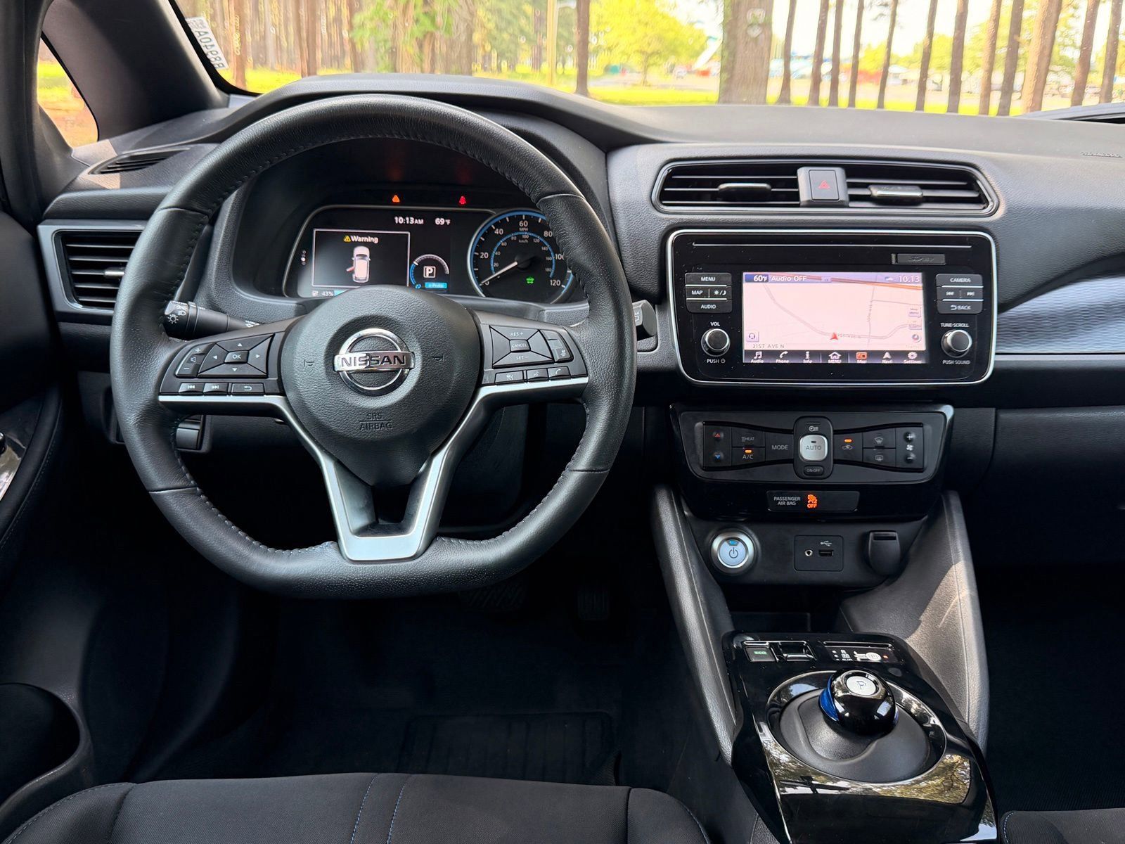 Used 2018 Nissan Leaf SV FWD image 3