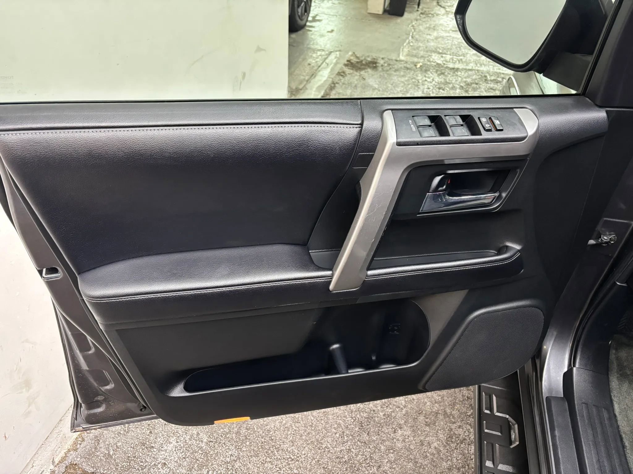 Used 2016 Toyota 4Runner SR5 image 14