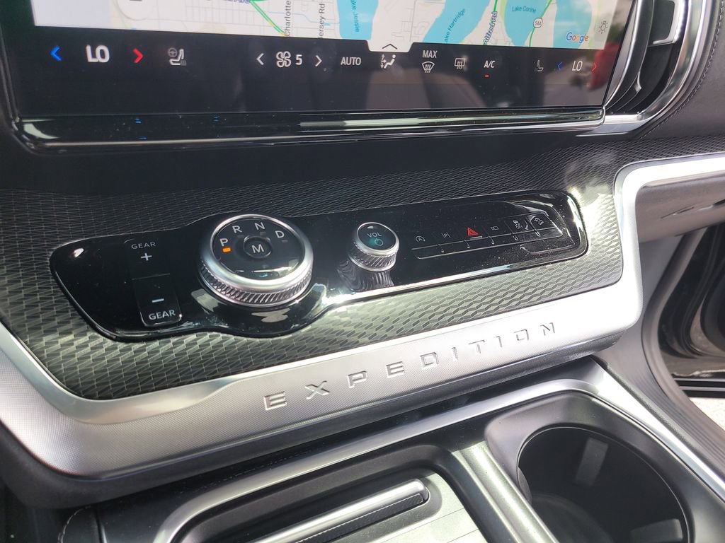 Used 2026 Ford Expedition Platinum w/ Stealth Performance Package image 28