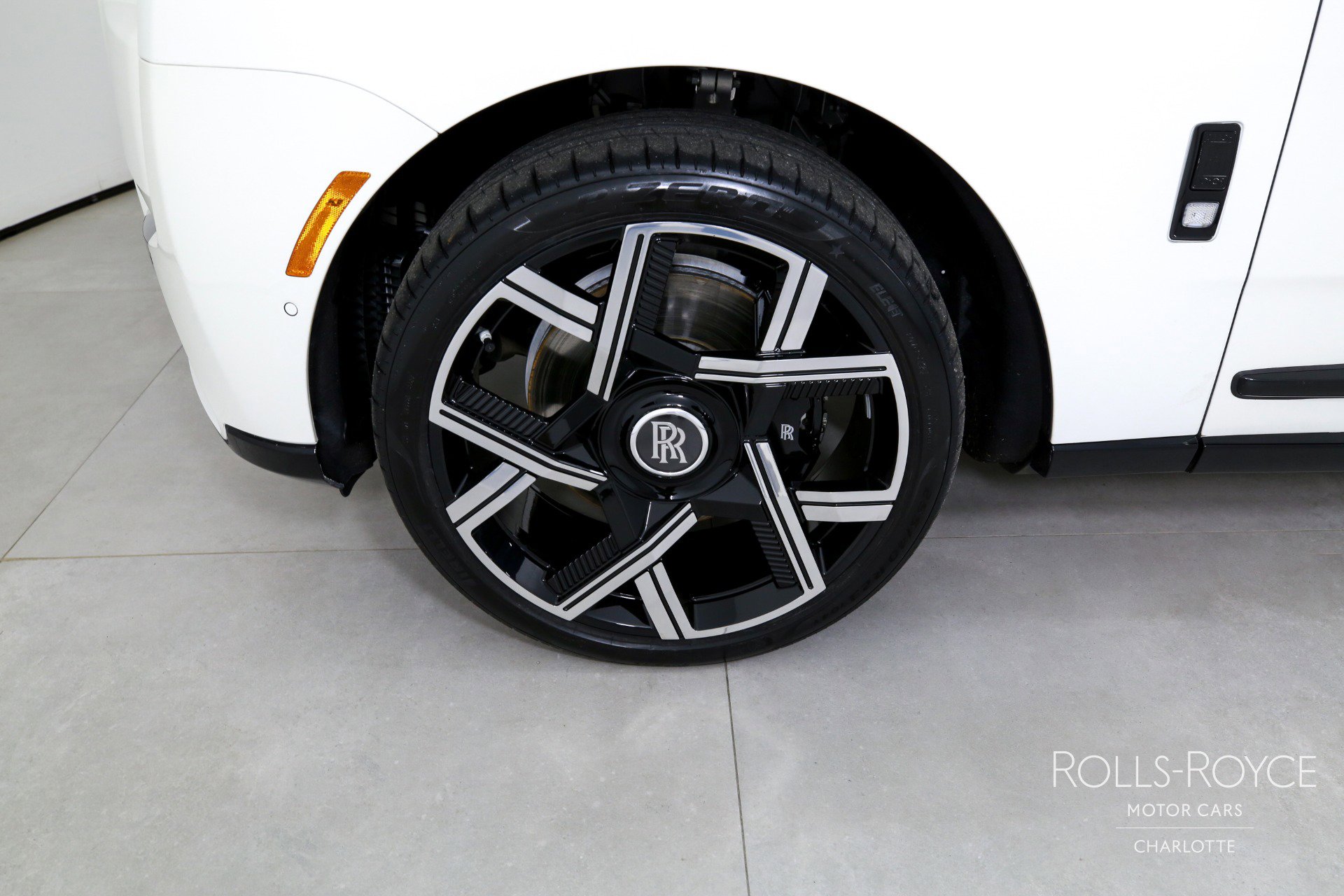 Certified 2025 Rolls-Royce Cullinan image 41
