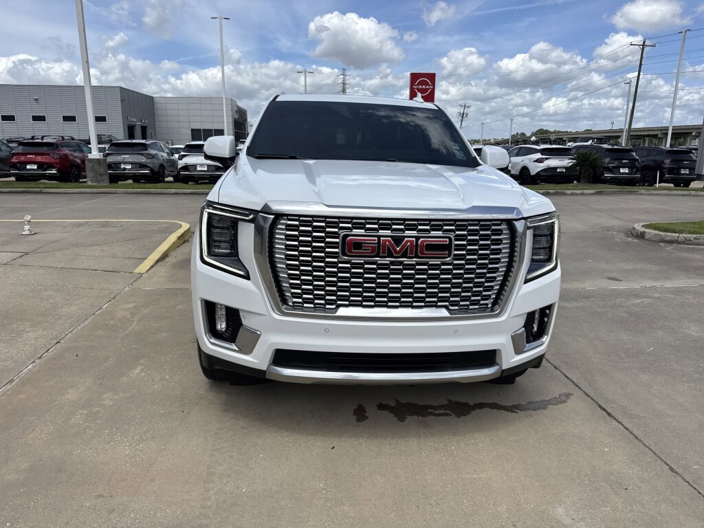 Used 2023 GMC Yukon Denali AWD/4WD image 7