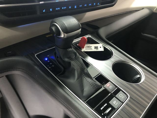 Used 2022 Toyota Sienna Platinum image 26