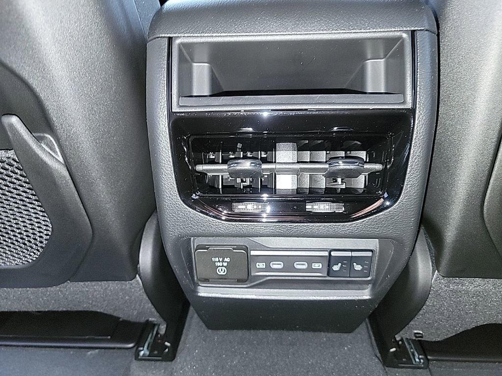 New 2026 Jeep Grand Cherokee Limited w/ Limited Altitude Package AWD/4WD image 16